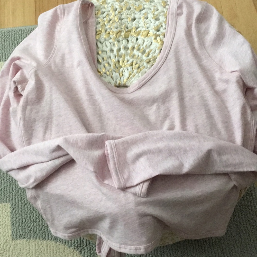 Tie back long sleeve Lululemon shirt. Size 6!
